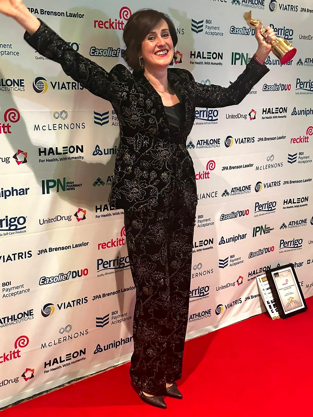 Michelle O'Hagan winning Community Pharmacist of the Year 2024